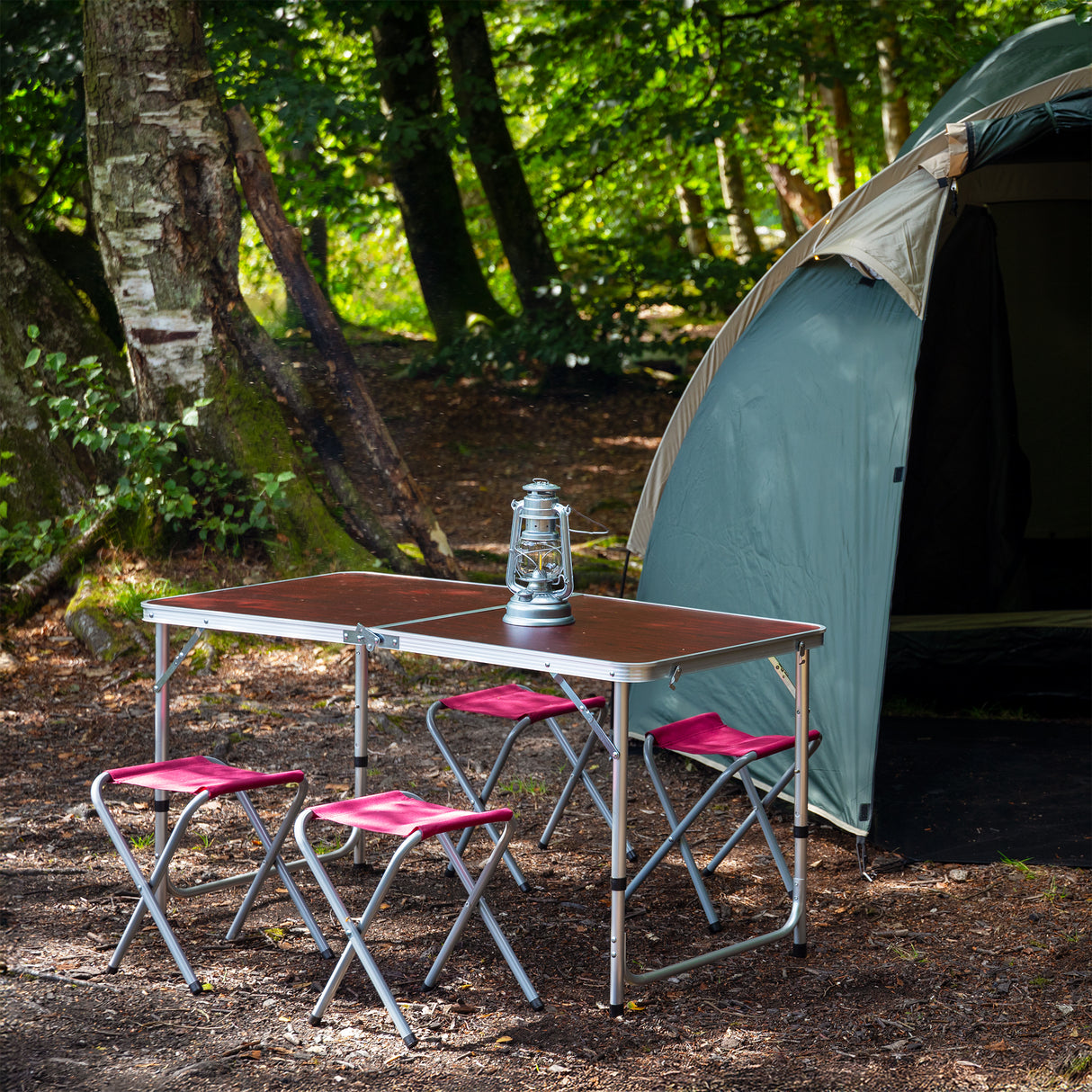 Campingbord med 4 pallar